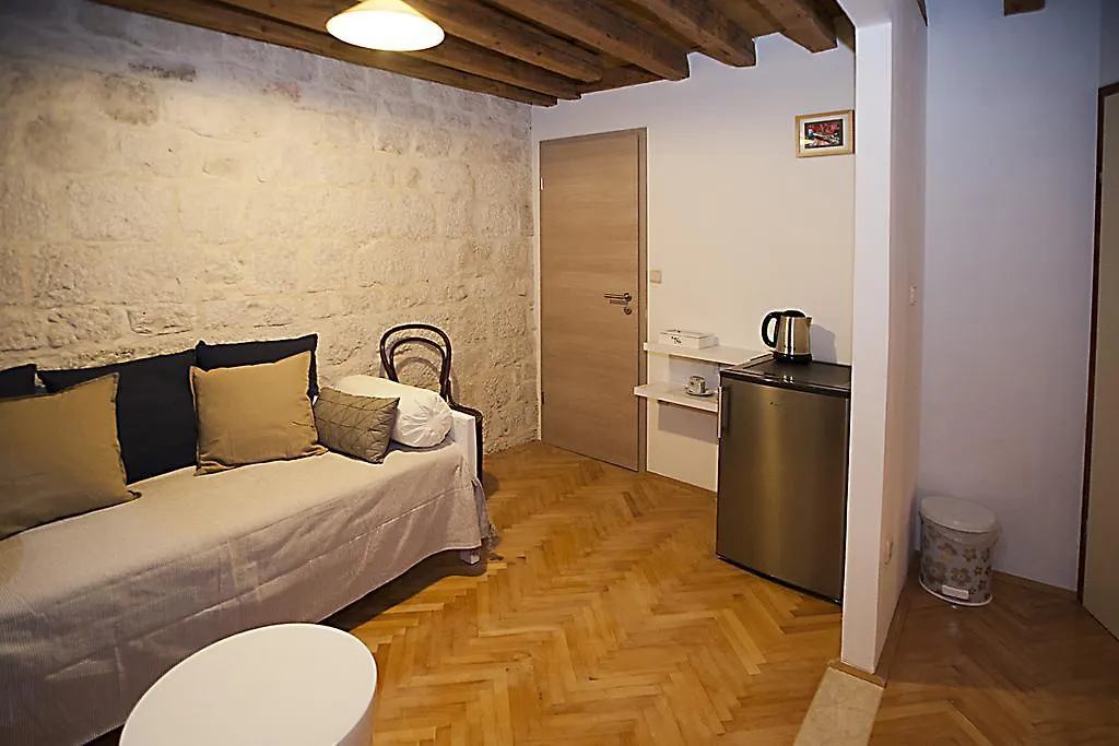 Rooms Livia Trogir Maison d'hôtes
