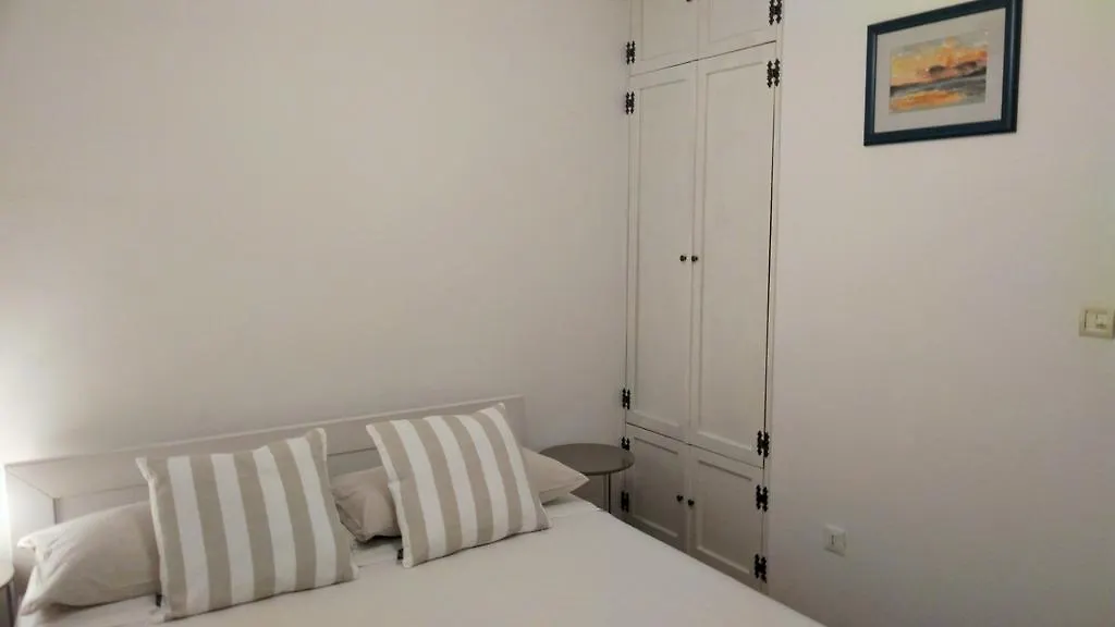 Rooms Livia Trogir 3*,